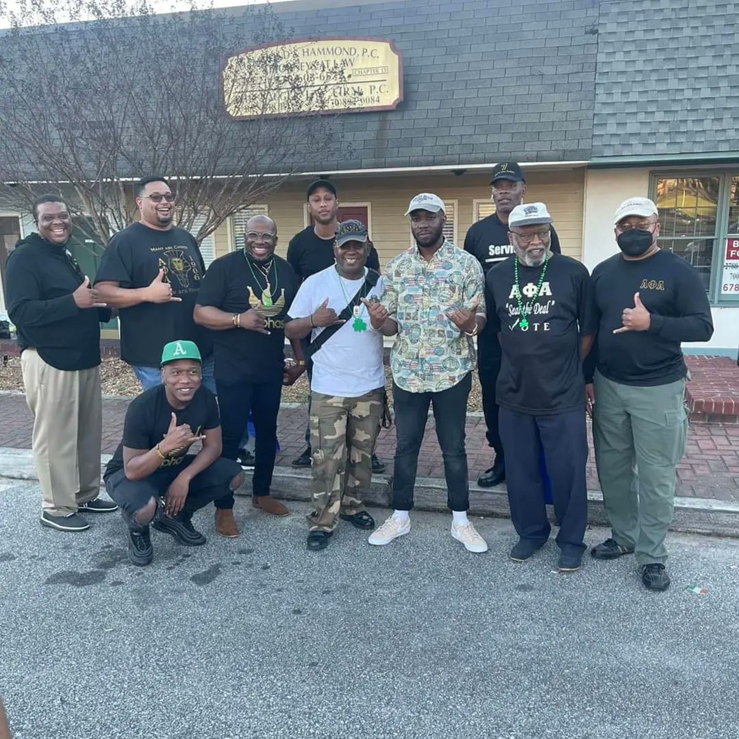 ClaytonAlphas's tweet image. On Thursday, the Clayton County Alphas had a chance to fellowship while volunteering for the City of Jonesboro (March 17, 2022). We served in all aspects of the St. Patrick’s Day Festival. 

#alphaphialphafraternityinc #ClaytonCountyAlphas #pigammalambda🤙🏾🤙🏾🤙🏾 #Brotherhood