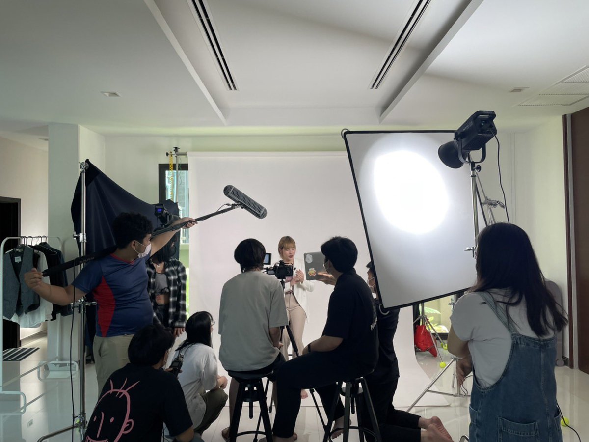 fufudiary1's tweet photo. ไปถ่ายหนังสั้นมาเมื่อหลายวันก่อนค่ะ,, เป็นของมหาลัยวิชานึง รอติดตามกันด้วยนะคะ🎞 https://t.co/AYDMhsPbVb