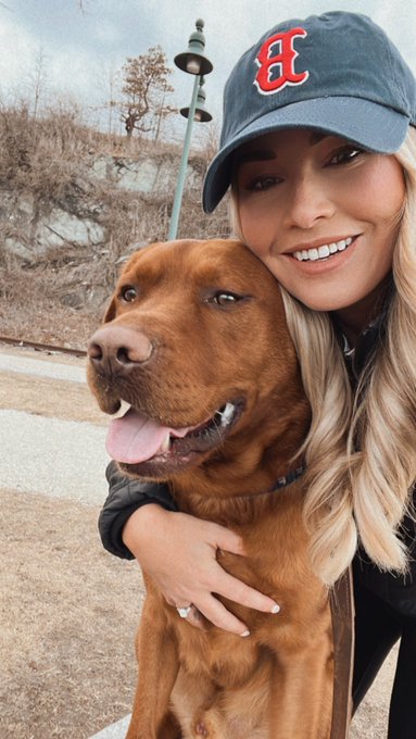 Happy boiiii on his walk https://t.co/OiZsbE65UP