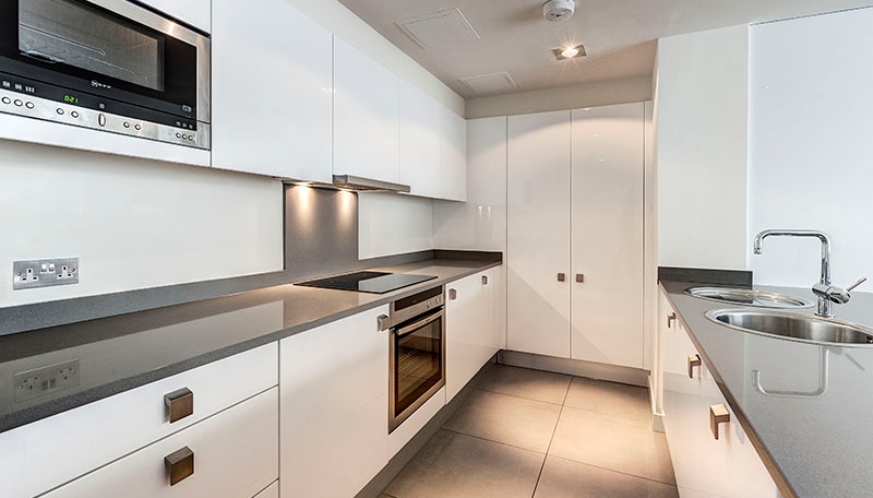 AmberandColtd's tweet photo. A large, two double bedroom apartment in a private portered building with lift service located in the heart of South Kensington. https://t.co/s7OlcX15gT