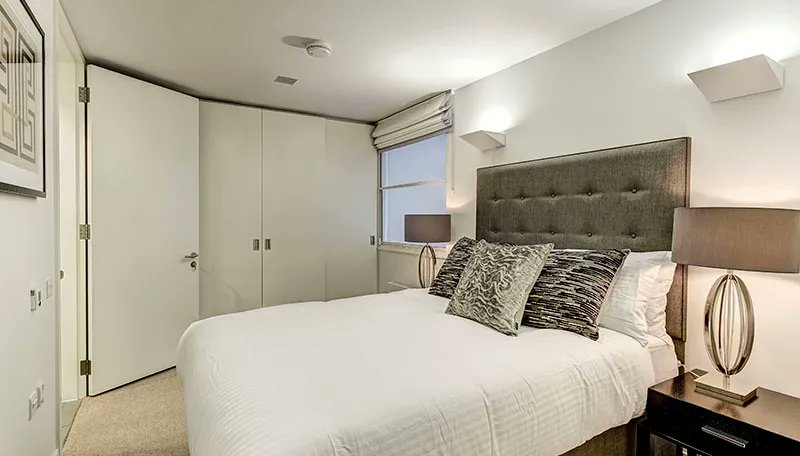 AmberandColtd's tweet photo. A large, two double bedroom apartment in a private portered building with lift service located in the heart of South Kensington. https://t.co/s7OlcX15gT