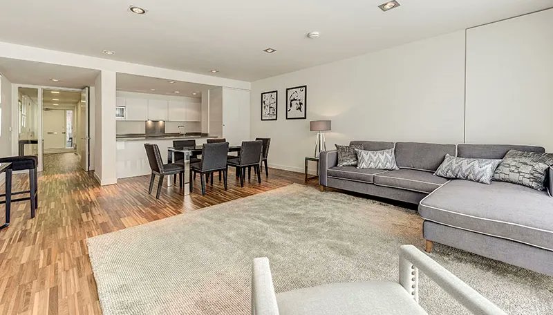 AmberandColtd's tweet photo. A large, two double bedroom apartment in a private portered building with lift service located in the heart of South Kensington. https://t.co/s7OlcX15gT
