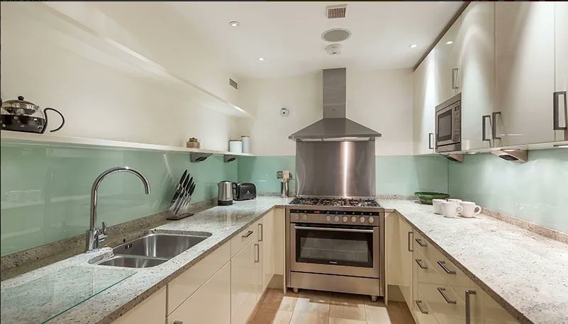 AmberandColtd's tweet photo. This 2-bedroom apartment has been individually designed to the highest specification allowing for space, light and style. https://t.co/Rrs5ZsHnau