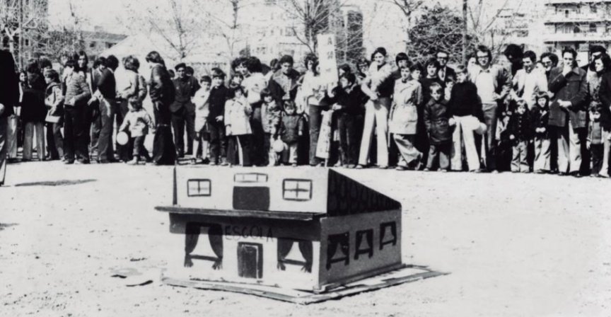 José Luis Muñoz Díaz (@joseluisstap) on Twitter photo #TalDiaComAvui el 19 de març del 1975 les <a href="/avvlasagrera/">AVV La Sagrera</a> i <a href="/capapeus/">De Cap a Peus 🎗️</a> Avv #SantAndreu, davant la manca de places públiques escolars fan la 1a manifestació legalitzada en la que instalen una maqueta d'escola on en 1977 s'aconsegueix un centre (els avui <a href="/inspviana/">Ins Príncep de Viana</a> i <a href="/EscolaPegaso/">Escola Pegaso</a>). #TalDiaComAvui el 19 de març del 1975 les <a href="/avvlasagrera/">AVV La Sagrera</a> i <a href="/capapeus/">De Cap a Peus 🎗️</a> Avv #SantAndreu, davant la manca de places públiques escolars fan la 1a manifestació legalitzada en la que instalen una maqueta d'escola on en 1977 s'aconsegueix un centre (els avui <a href="/inspviana/">Ins Príncep de Viana</a> i <a href="/EscolaPegaso/">Escola Pegaso</a>).