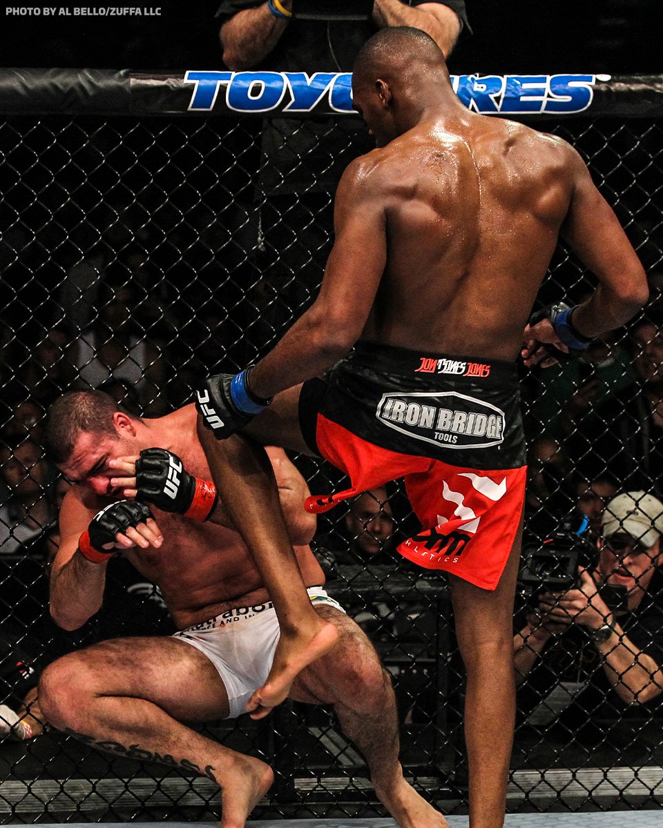 On this day in 2011, Jon Jones became the youngest champion in UFC history (23 years, 242 days) when he finished Shogun Rua at UFC 128.

Jones' record still stands more than a decade later.