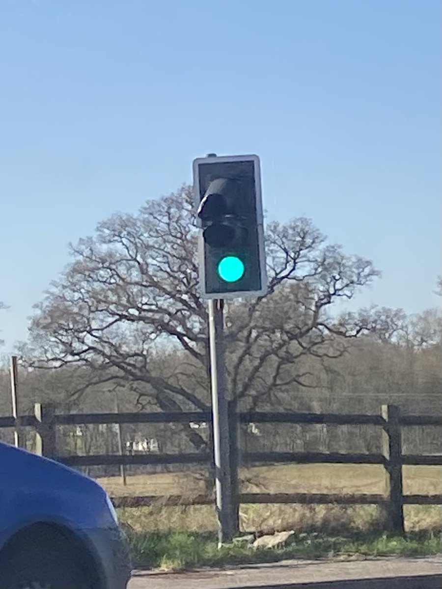 Traffic light: “You know what, just go. I’m absolutely knackered” #droopingtrafficlight