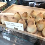 これがスイスにあるひよこ饅頭!偽物感が逆に愛おしい!
