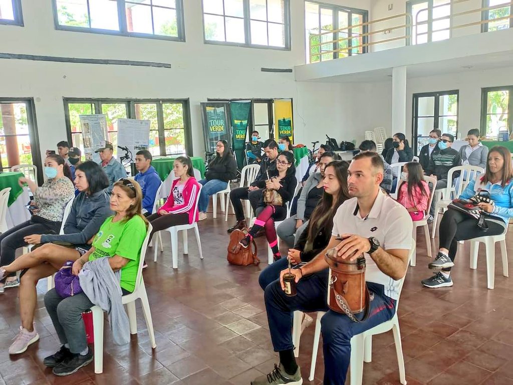 Foro Paraguayo de Bicicletas - Edición #Pilar 
Presentación de la bicicleta como medio de transporte por parte del Sr. Alcides Ramírez Presidente de la Asociación de Ciclistas Urbanos del Paraguay.🚲🚴🚴‍♀️📍