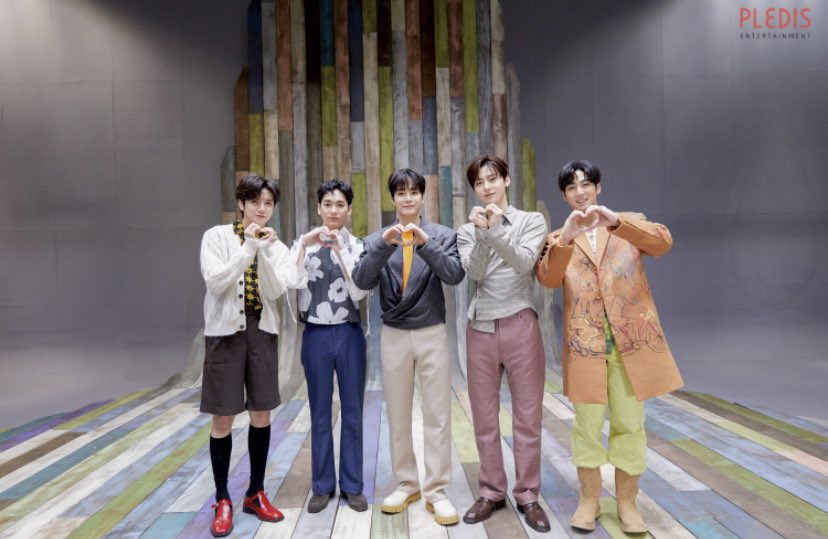 bugimelon's tweet photo. No matter how many years we share, no matter how much time passes, let's keep walking together❤️

#NUEST  #뉴이스트  
 #JONGHYUN #ARON #BAEKHO #MINHYUN #REN 
#Needle_N_Bubble   
#김종현   #곽아론   #강동호 
#황민현   #최민기  
@NUESTNEWS https://t.co/GGT5qsB70T
