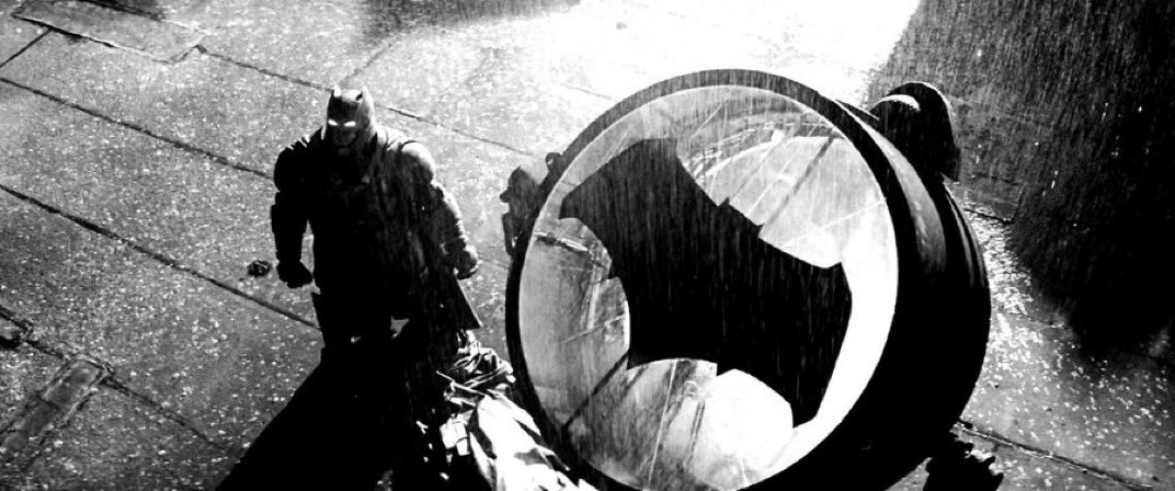 This captures the essence of Frank Miller’s Batman absolutely perfectly  #RestoreTheSnyderVerse
