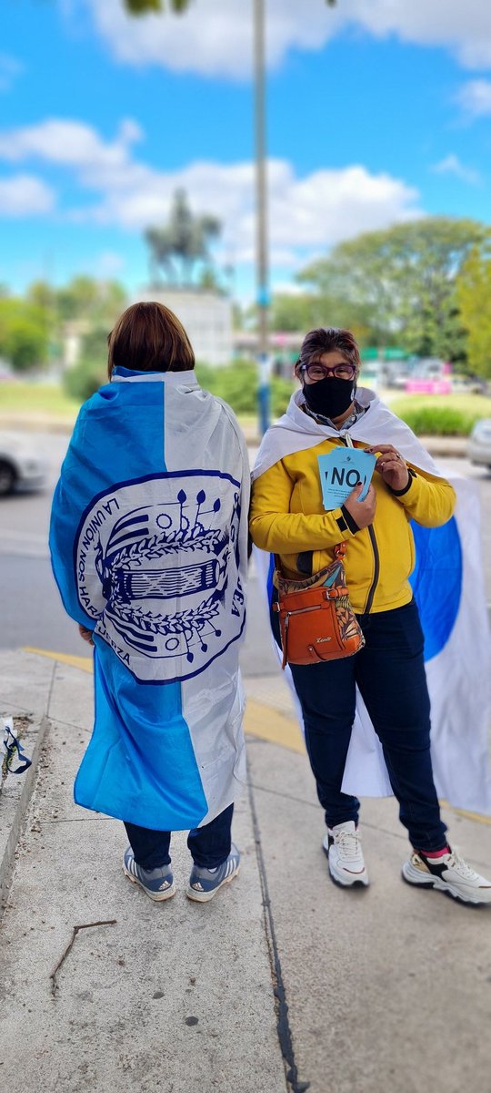 SF_lore83's tweet photo. En defensa de la ley que garantiza libertades y brinda justicia. ¡EN DEFENSA DE LA LUC!
Divisa Blanca trabajando en el Municipio C. 

@ESPACIOCUARENTA
@PNACIONAL
#VotaNOderogar https://t.co/53iIjs4HPv