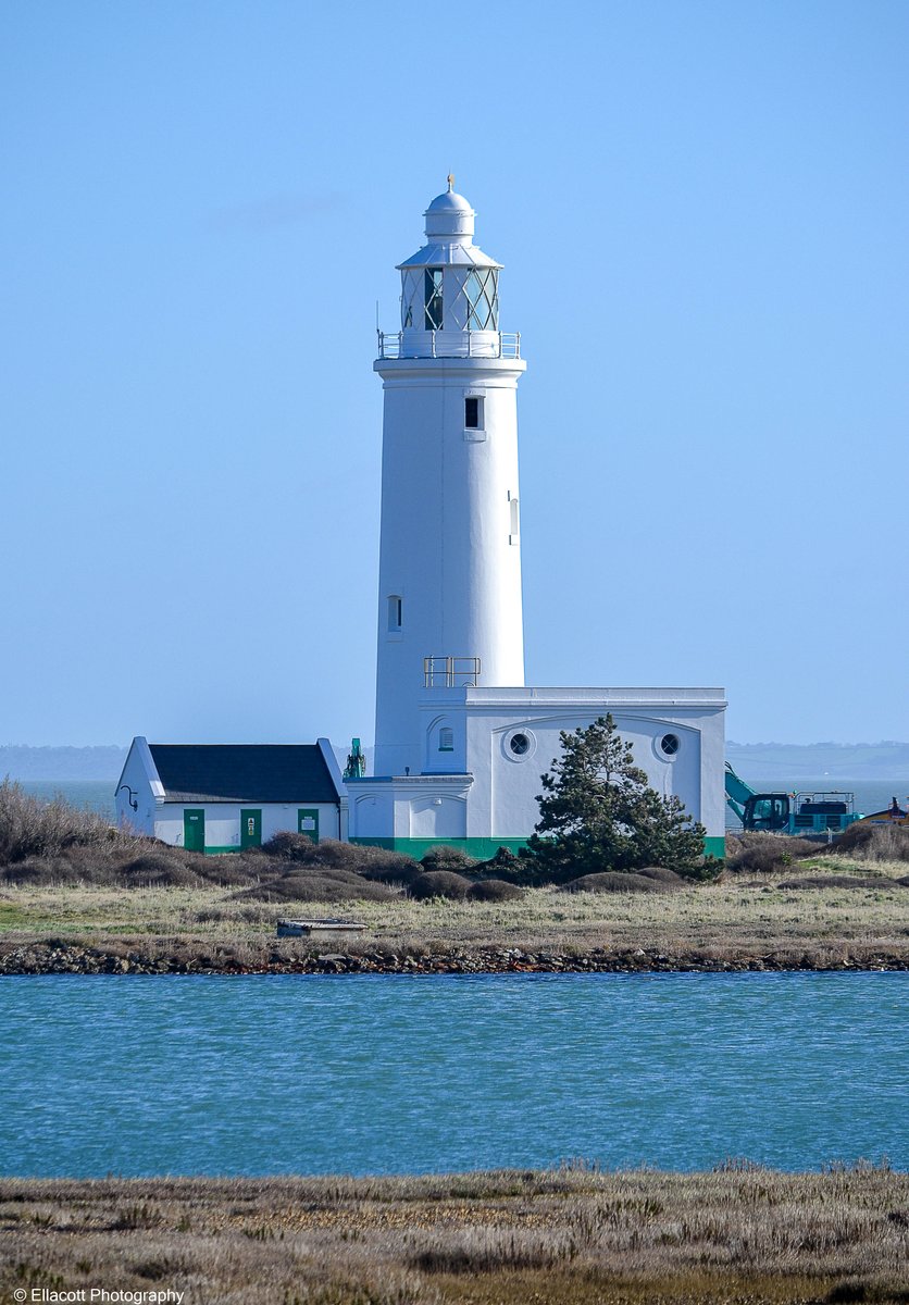 EllacottPhoto's tweet photo. Taken 17/2/2022: Hurst Point Lighthouse, Hampshire #Architecture #Lighthouse #TravelPhotography #Photography https://t.co/t55CrKeY2o