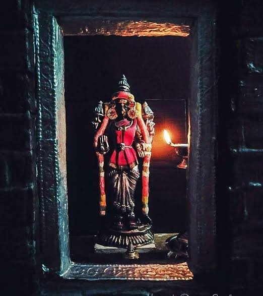 Devi Ma Akhilandeshwari  is one of the main forms of the
Adi Shakti.

She is the presiding deity in the Jambukeswarar Temple in Thiruvanaikovil along with her consort Jambukeswarar, who is an avatar of Shiva.