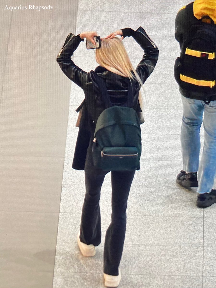 rshourly's tweet photo. so cute
#ROSÉ #로제 https://t.co/85XodH5HYc