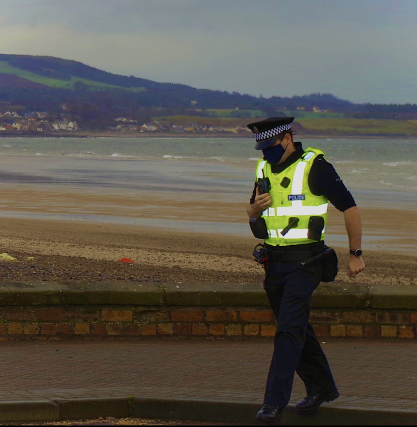 PSOSLevenmouth's tweet photo. Joint patrols aboot Levenmouth last nicht! 
#ImprovingLevenmouthTogether 🤝 
#AsbBusters 
#OpPrevail https://t.co/aIaaIwUReO