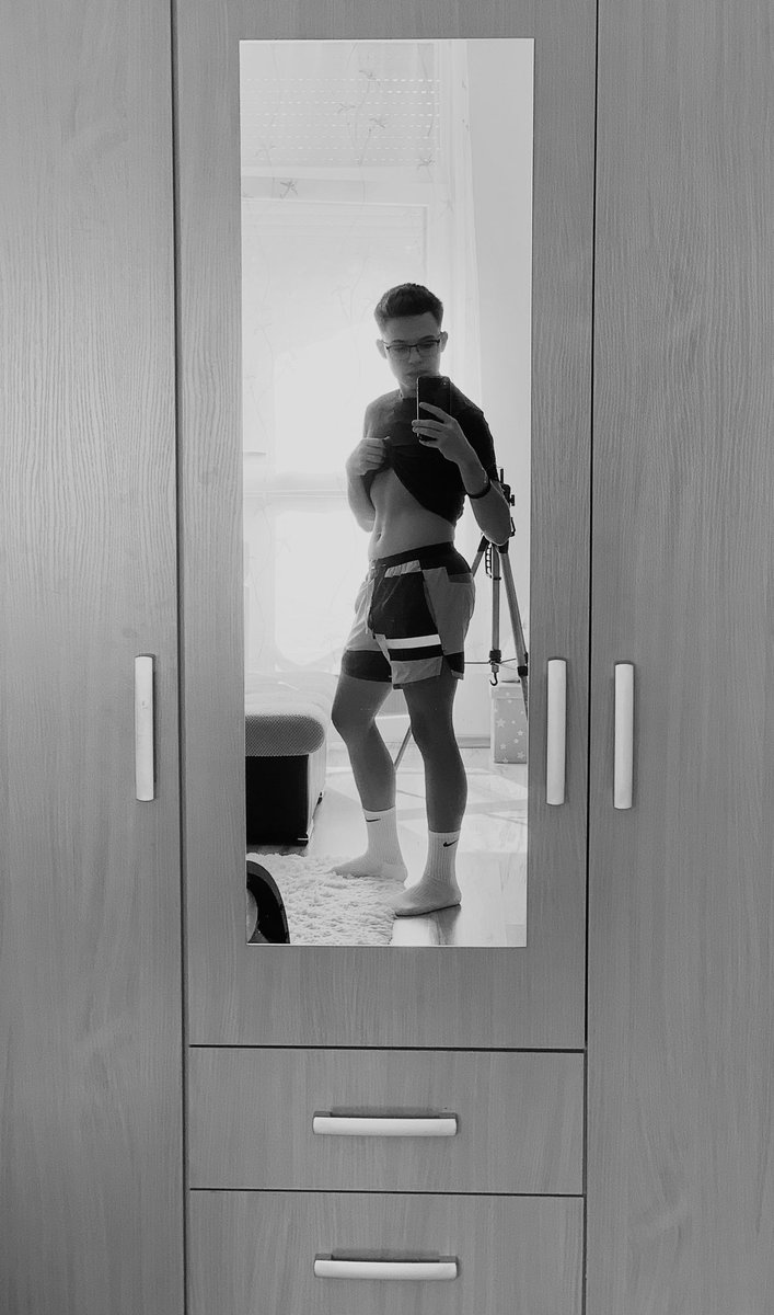 BogatiMate's tweet photo. 🥵

Retweet=❤️
#gay #gayboy #male #lgbtq #lmbtq #bogatimate #hungary #viraltweet #retweet #workout #hungary https://t.co/aFfUWpqRB3