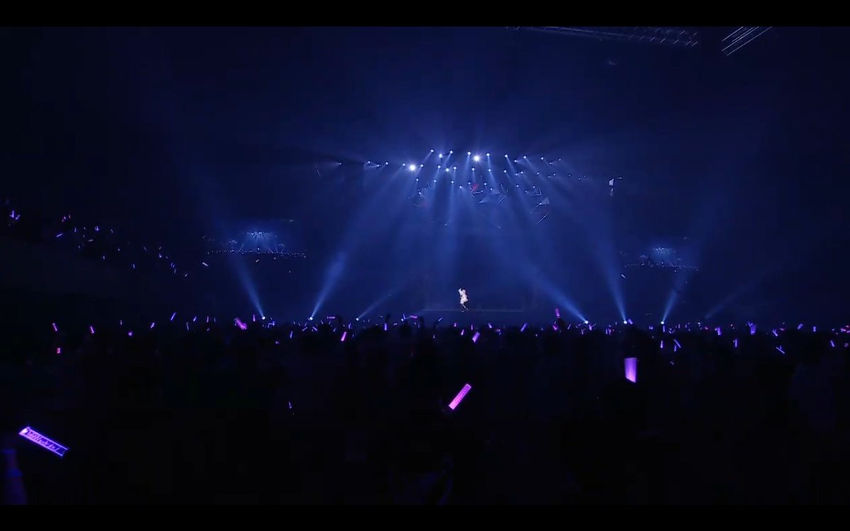 SinisterPanda2's tweet photo. One day i wish to be apart of this crowd.. Congratulations Moona.

One step for the Moon.. a giant leap for Holo ID 🌌

#Moona_Hoshinova
#つながるホロライブ #つながるホロライブDAY1 https://t.co/FKQGihbO3t