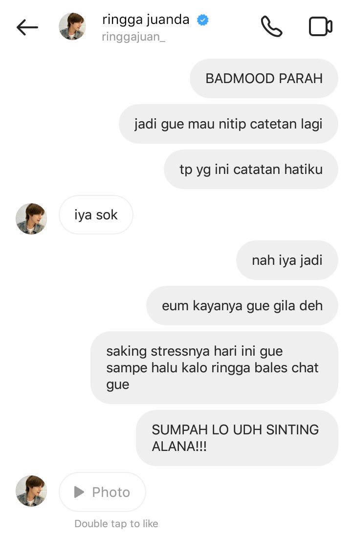 spokentakes's tweet photo. suddenly deeply in love 
—
a renjun au https://t.co/0sjhzGnpec