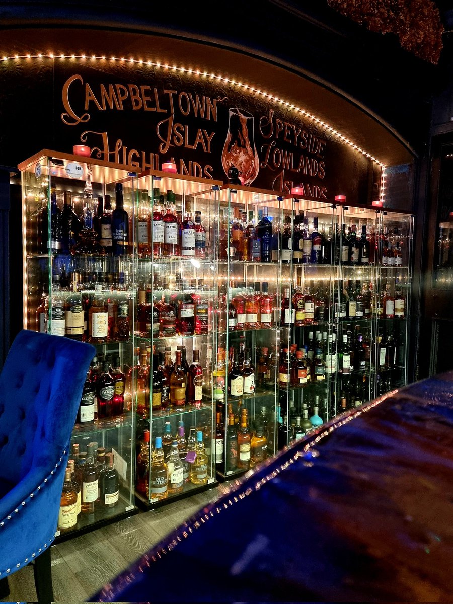 TartanSpoon's tweet photo. If you LOVE #whisky #singlemalt #Scotch then new bar @tipsymidgie is foe you. Some old, rare, unicorn, distillery exclusives here. #edinburghbar https://t.co/rOmkVYekHa