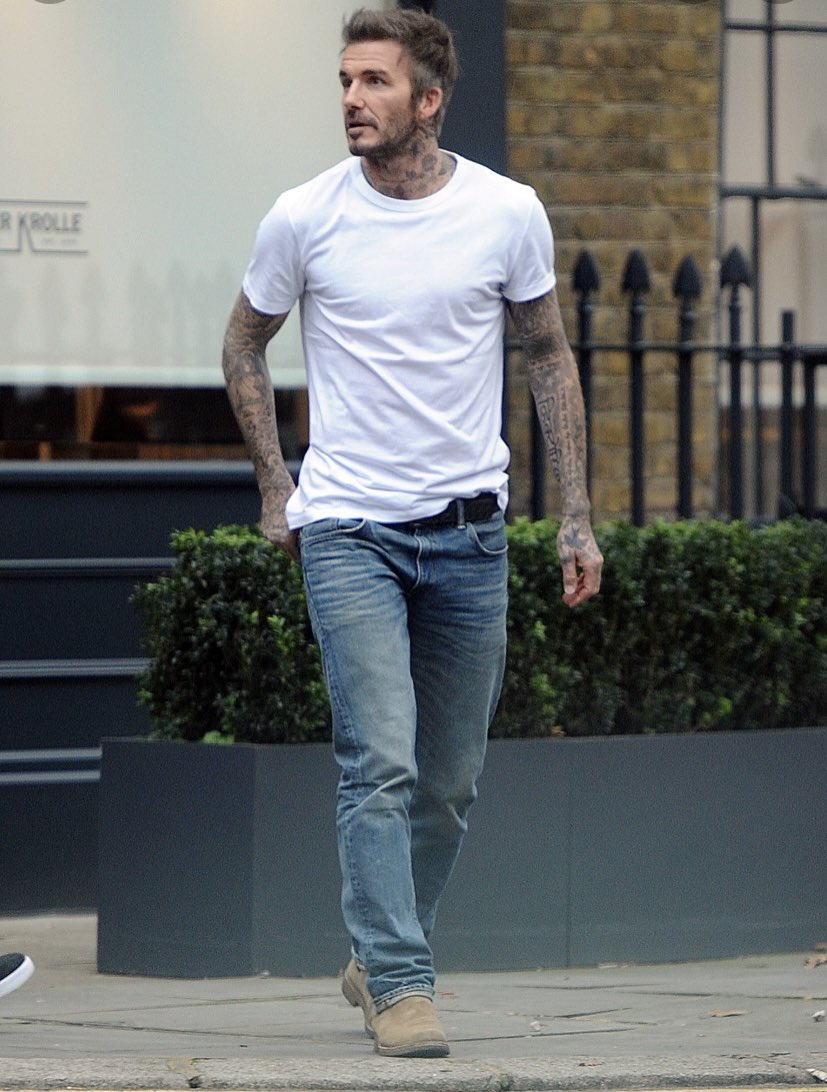 Heb je je als man altijd al afgevraagd wat Nederlandse hetero vrouwen sexy kleding vinden; uit onderzoek door de Volkskrant bleek het antwoord zowel verrassend als simpel te zijn. Een spijkerbroek en een kraakhelder wit t-shirt. Graag gedaan, heren.