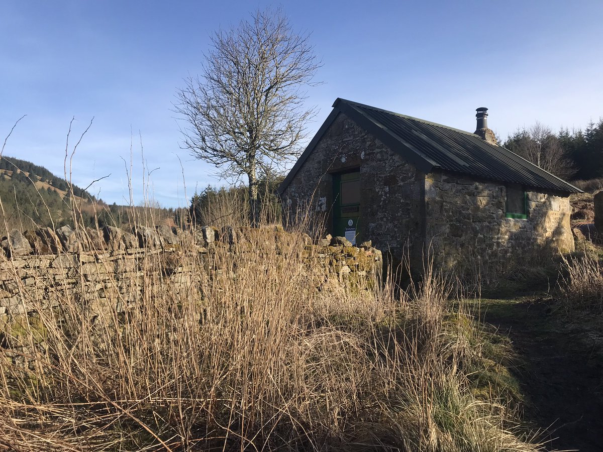 helz1980's tweet photo. Checking out the local accommodation 👌🏻 #bothys #Northumberland https://t.co/eim8B0kd5q