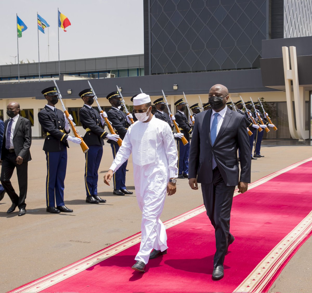 PrimatureRwanda's tweet photo. This morning at the Kigali International Airport, Prime Minister Dr. Edouard Ngirente bid farewell to H.E General Mahamat Idriss Déby Itno, Chairman of Transitional Military Council &amp; President of the Republic of Chad, as he concludes his two-day official visit to Rwanda. https://t.co/YvPzscSvuT