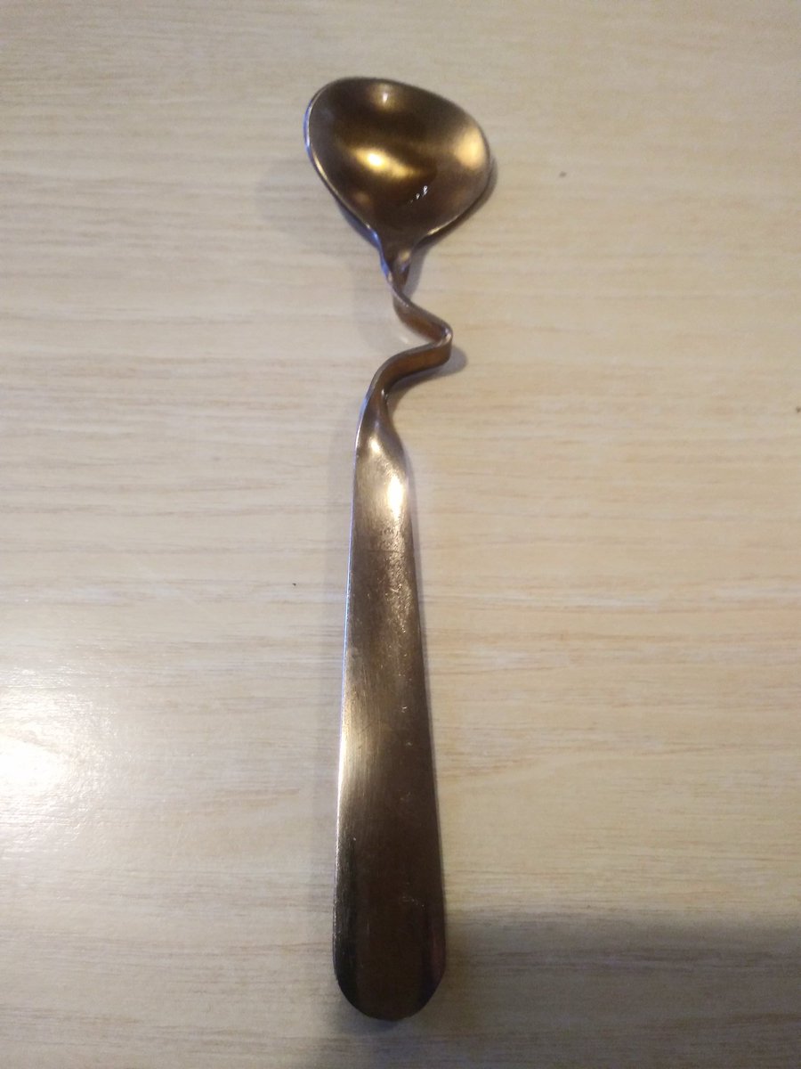 TheOneTrueBeird's tweet photo. I see Uri Geller is on the catering team... https://t.co/VKuXaAEL08