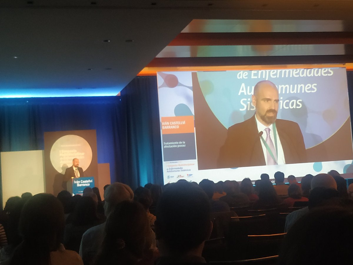 #multiEAS "El impacto de la #esclerodermia es muy importante en la actualidad y estos pacientes tienes presentaciones clínicas muy diferentes", recuerda el Dr. <a href="/IvanCastellvi/">Reuman</a> al inicio de su ponencia sobre cómo tratar la afectación precoz de esta enfermedad