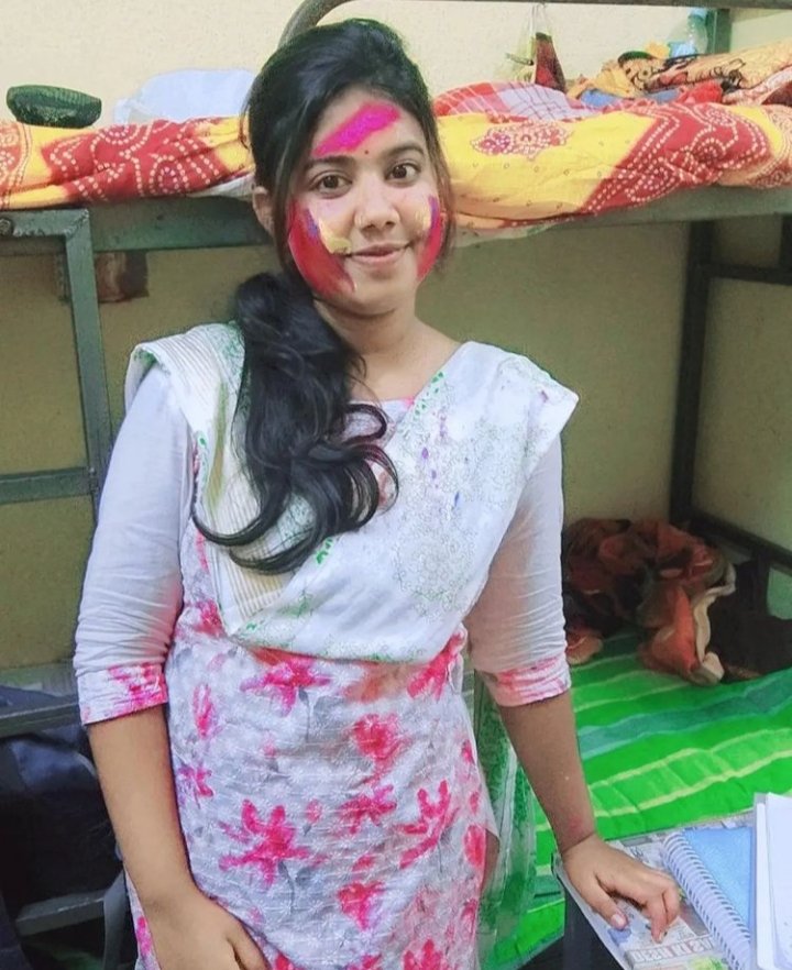 radhikaXYZ's tweet photo. हैप्पी होली कहना तो भूल ही गये इस बार ,  सबको हैप्पी होली दोस्तो https://t.co/3xAHU2G3cb