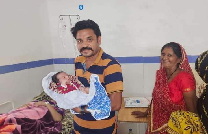 #जोहार
बब्बर शेर महेंद्र कन्नौज (बाहुबली) के घर छोटे बाहुबली के आगमन पर बहुत बहुत बधाई।
<a href="/KannojMahendra/">Mahendra Singh Kannoj</a>