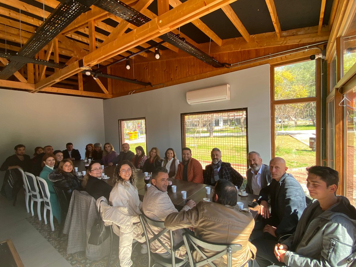KONGED Antalya sohbetleri adı altında yeni ,eski tüm Konged'e emek vermiş üyeleri ile Yönetim Kurulu Başkanı Muhammed Bey eşliğinde sıcak bir kahvaltıda buluştu. 
#bendevarim 
<a href="/kongedorg/">KONGED</a> 
<a href="/Muhammed2905/">Muhammed Sait</a>