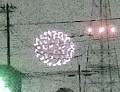 柴 あぷこ Pm7 00 7 15 サプライズ花火 雨天だったのが残念でしたが 大きく見えました 多分 中山競馬場です 船橋市 T Co Sud8s1qddz Twitter