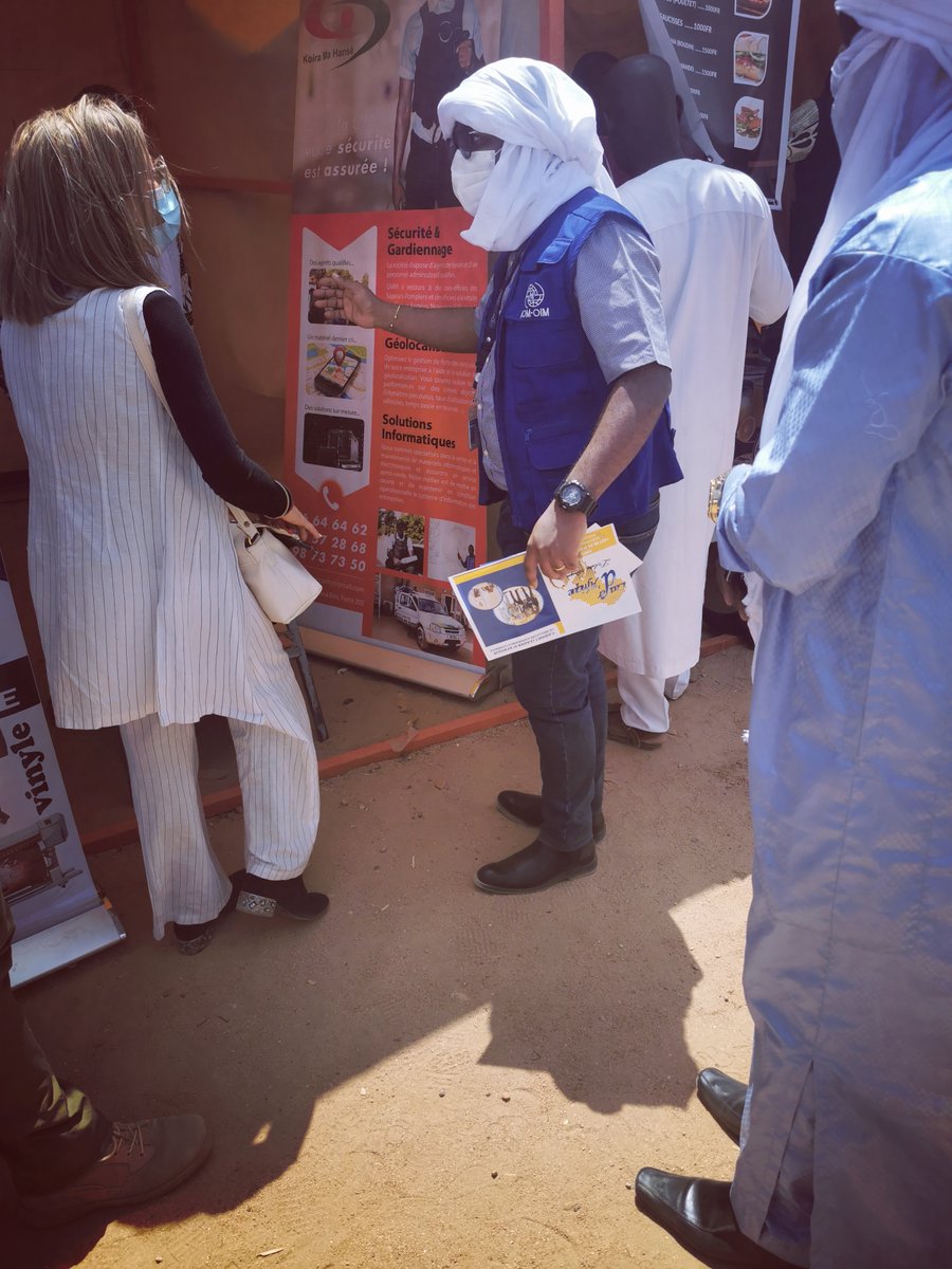 niger_digital's tweet photo. Les #artisans du projet AGAD'ART ont eu le plaisir de participer à la 2e édition de la #JobFair organisée dans la ville historique d'#Agadez.
Cette foire a été le parfait cadre d'échanges et de partage d'expérience.
@OIM_Niger #idee_bridge @Cipmen.
@AICSBurkina
@ItalyinNiger https://t.co/m9OEA9GqGe