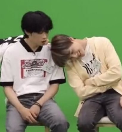 hourly sunhak tweet media