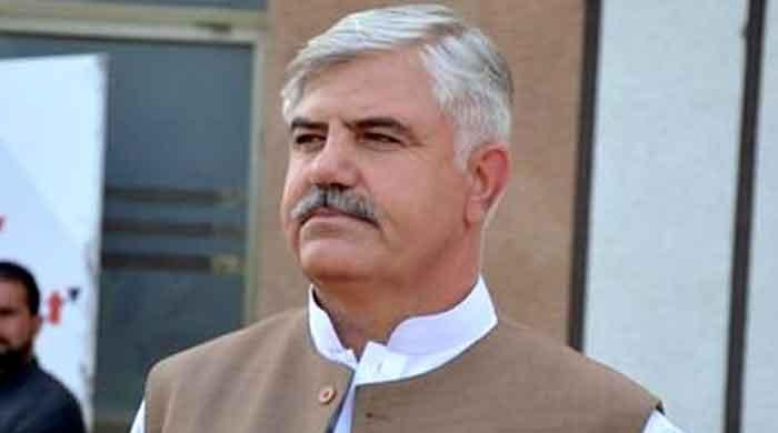 QOMINEWS's tweet photo. اپوزیشن جماعتوں کا وزیراعلیٰ کے پی کیخلاف بھی عدم اعتماد لانے کا فیصلہ، پیپلز پارٹی کی قیادت نے اپوزیشن قائدین کو 45 پی ٹی آئی ایم پی ایز کی حمایت حاصل ہونے کی یقین دہانی کروا دی ہے: ذرائع https://t.co/IDJHvndjQD