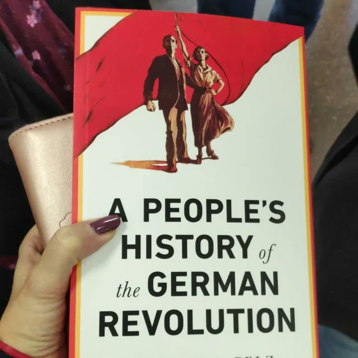 MartaMartnMorn's tweet photo. Arrancamos #NoPasaran #stopthefarright #europeanleft #transformeurope #dielinke #berlin ✊🔻 https://t.co/hlXwGSBFmw