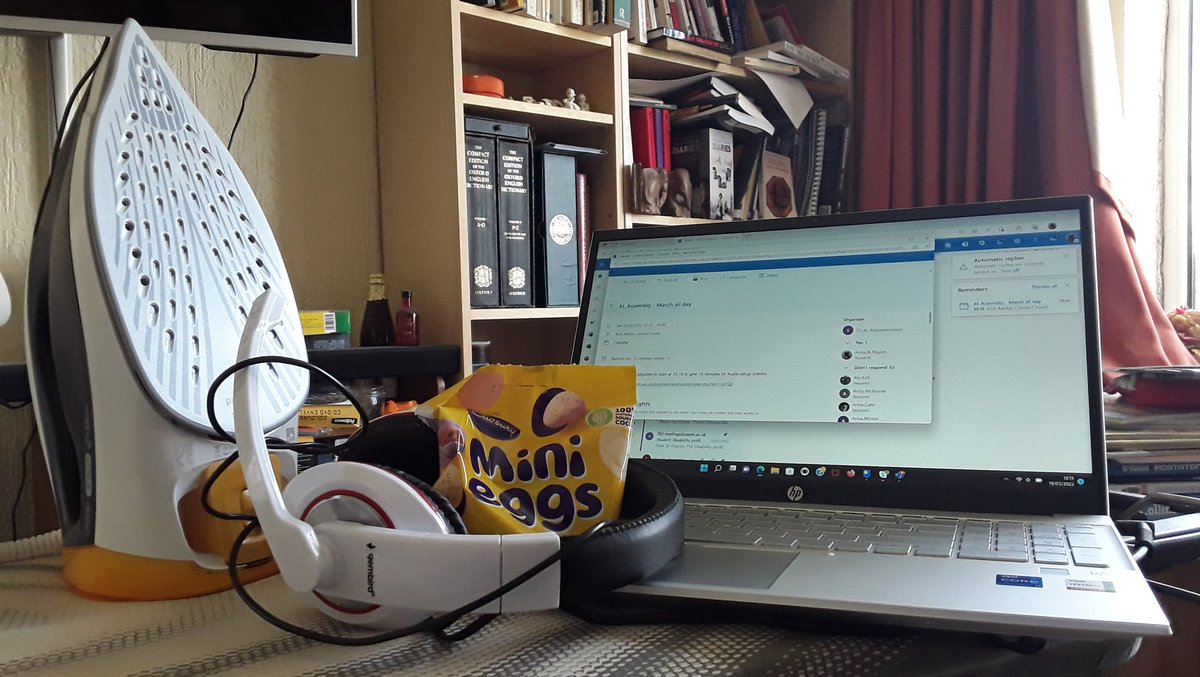 ANLecturer's tweet photo. Bore da pawb! 🌞
I'm gearing up - not for the rugby ☹, we have an #AssociateLecturer Reps Assembly and I'm here to represent my @OUCymru colleagues.
As a #WorkingMom I might do some surreptitious multitasking while I listen to the presentations 😁🤫. https://t.co/FffZO8o74O