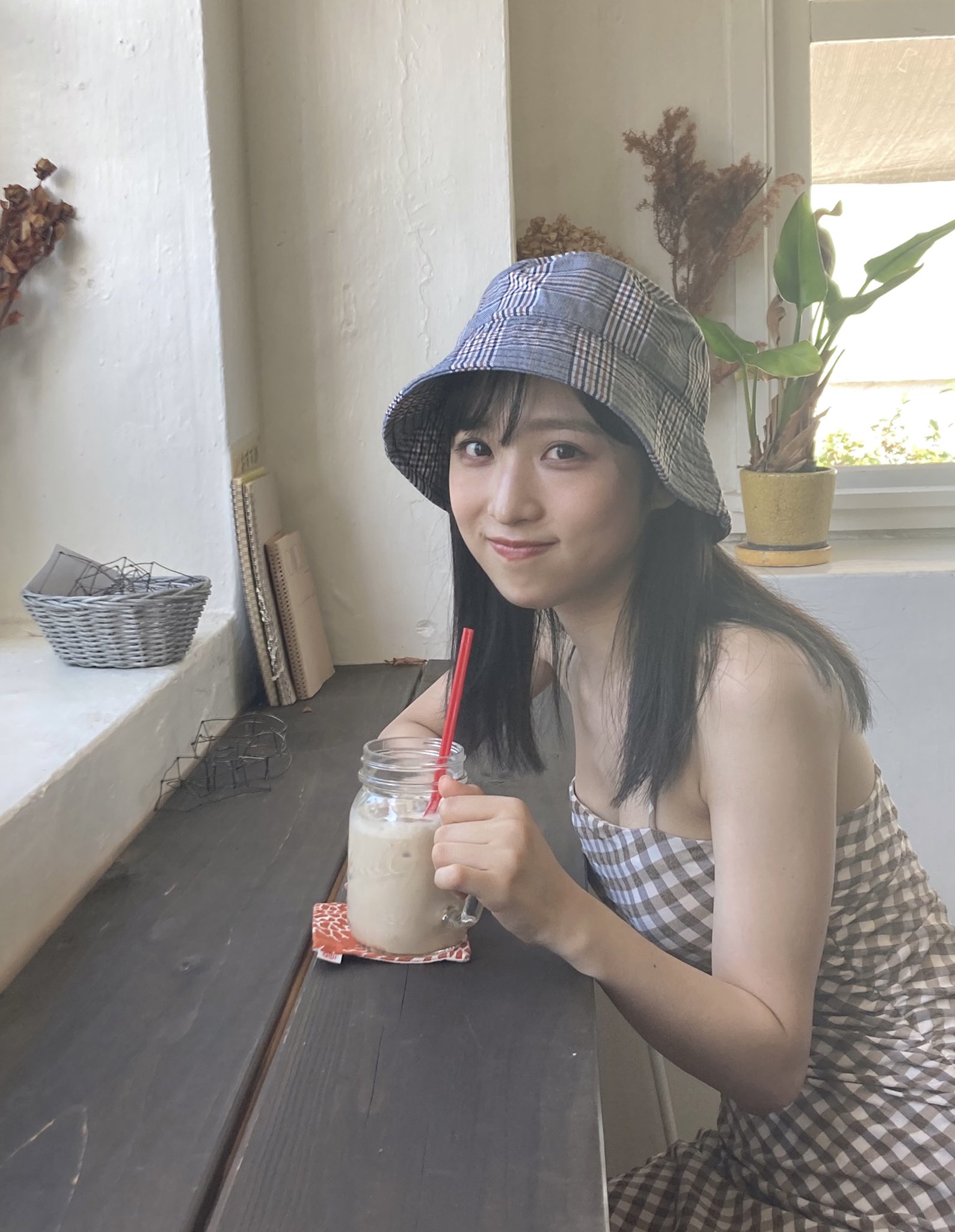 AKB48 小栗有以　君と出会った日から　当選者限定　アザーカット写真集 Amazon.co.jp: AKB48 小栗有以 君と出会った日から アザーカット