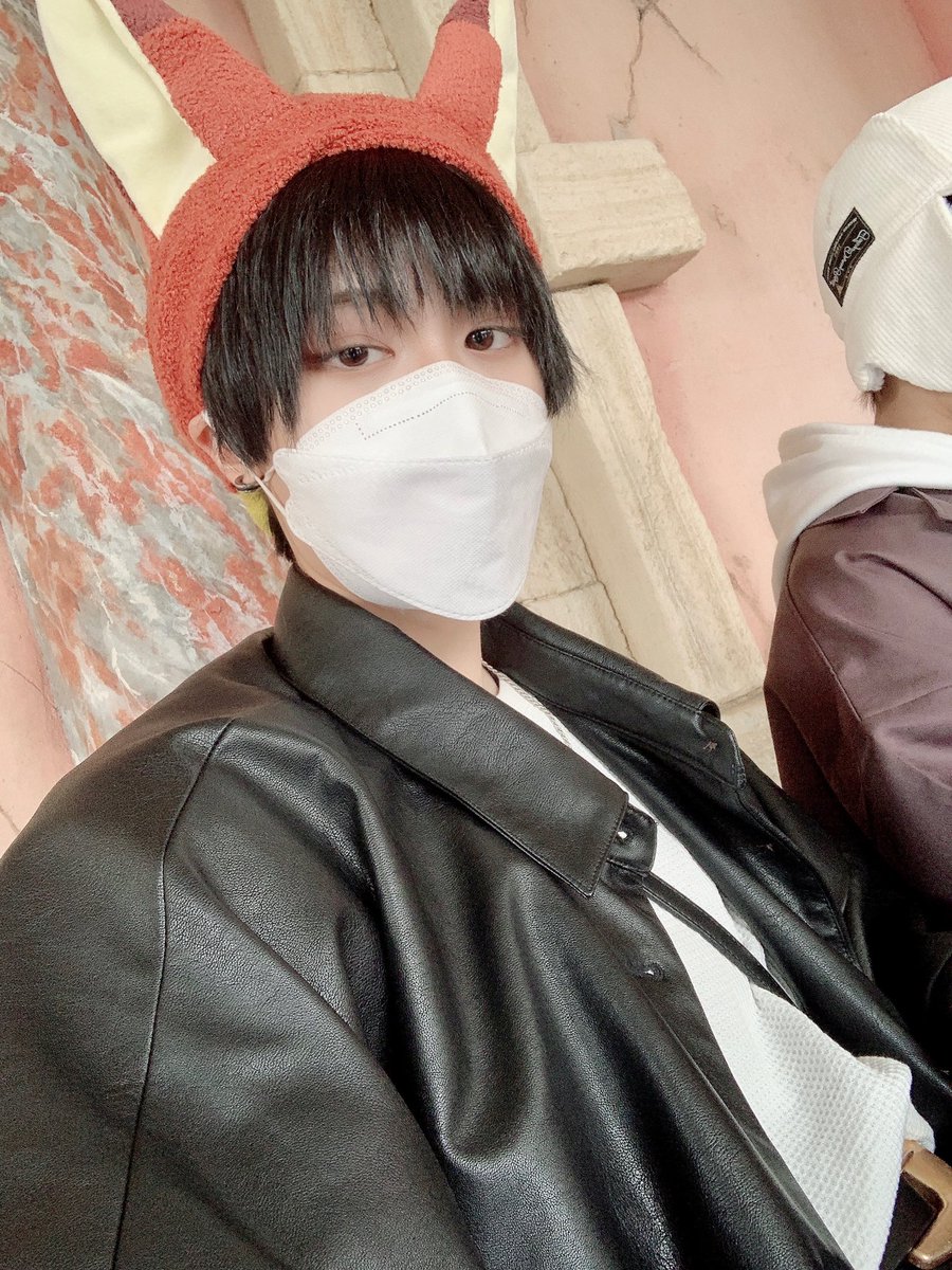 mask mouth mask black hair hat leather jacket jacket shirt  illustration images