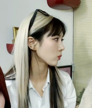 dc01_13's tweet photo. yoohyeon. 
that's it that's the tweet. https://t.co/i8nny6JGDE