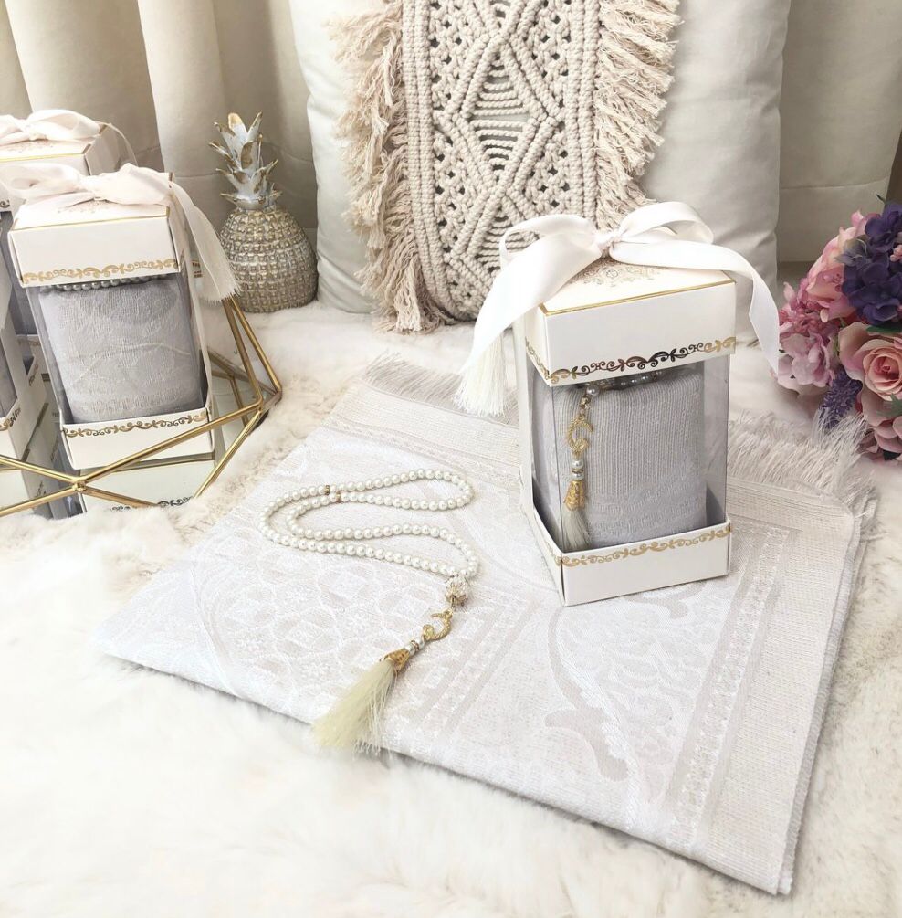 yasmiin_dewu's tweet photo. Hi lovelies 💗 Restocking these prayer mats for ramadan very soon. At just N6000. They sell out really fast so kindly send a dm to secure yours. Perfect gift for anyone. Please retweet 💗 thank you https://t.co/RAzDgVACMn