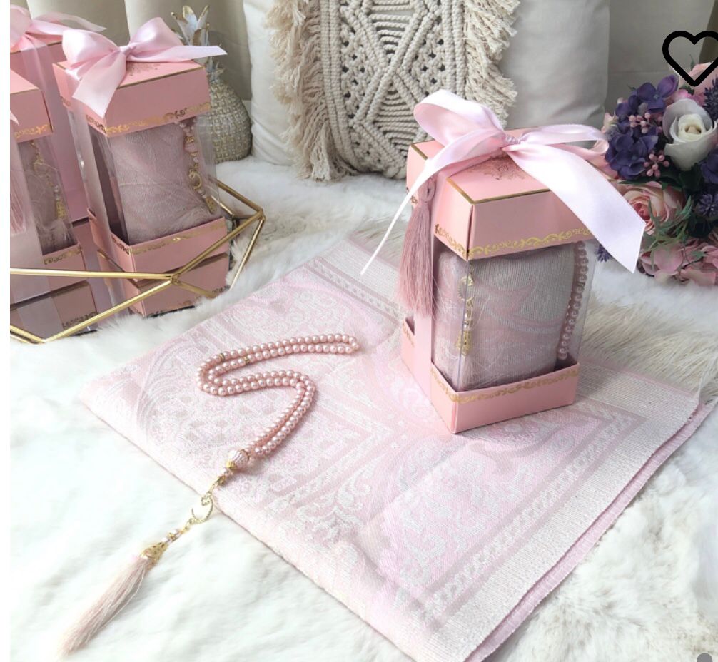 yasmiin_dewu's tweet photo. Hi lovelies 💗 Restocking these prayer mats for ramadan very soon. At just N6000. They sell out really fast so kindly send a dm to secure yours. Perfect gift for anyone. Please retweet 💗 thank you https://t.co/RAzDgVACMn