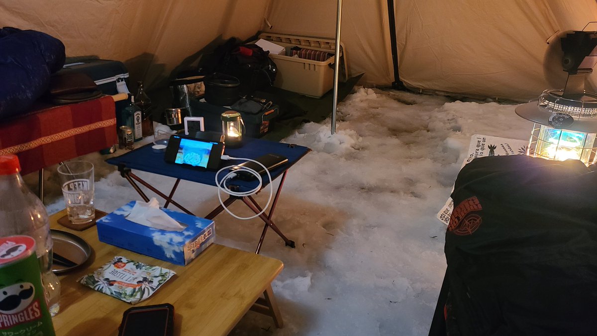 雪の中キャンプ
