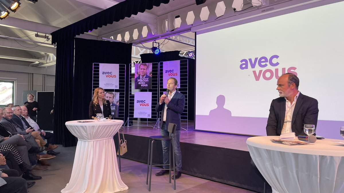 vindurand's tweet photo. A Etaples avec Édouard Philippe, Stéphane Séjourné, Thibaut Guilluy &amp; Tiphaine Auziere #AvecVous https://t.co/PQbbzMu9yk