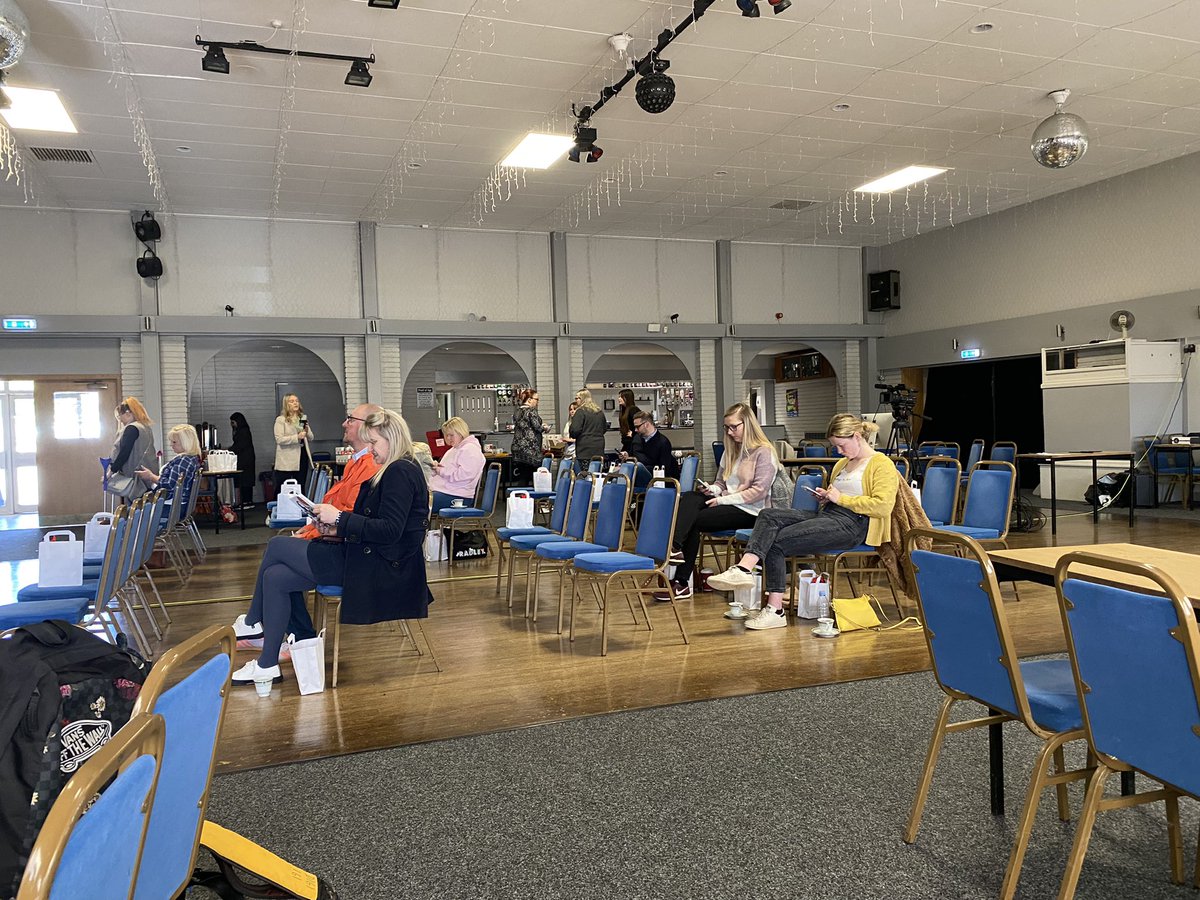 Miss_Molly_May's tweet photo. We’re here reporting live from @EndoSupportUtd first annual endometriosis conference at Forest Town Arena for a day all about sharing the latest information about endometriosis. 

#endometriosis #endoactionmonth #endometriosisawareness #endoconference 

@HeyGirlsUK https://t.co/LN6JexhjF0