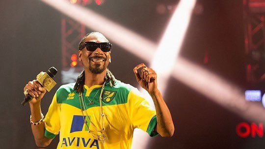 waveyfs's tweet image. Stormzy flexed a vintage Newcastle 2005 shirt at his show this week! It got us thinking - what’s the best onstage artist x footy shirt combo!? 🎤