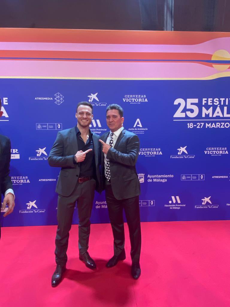 carlosquilezl's tweet photo. Con mi amigo Kerem Bürsin en el photocall del 25 festival de cine de Málaga. Pronto nos veremos en Barcelona. https://t.co/rgtgf63IY2