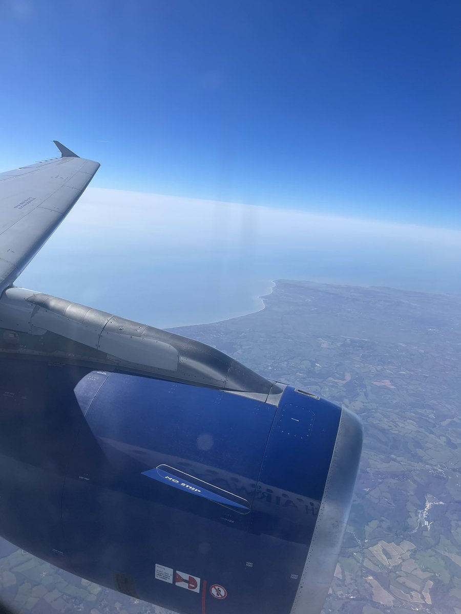 senateurJGM's tweet photo. #RoyaumeUni Depuis hier (18 mars), suppression des formalités bureaucratiques chronophages (le #PassengerLocatorForm #PLF était la pire!) pour aller au 🇬🇧. Sentiment de liberté retrouvée en survolant les côtes anglaises. En plus, le temps est splendide😊Bon week-end à tous 🍀 https://t.co/dzcTTCdsKt