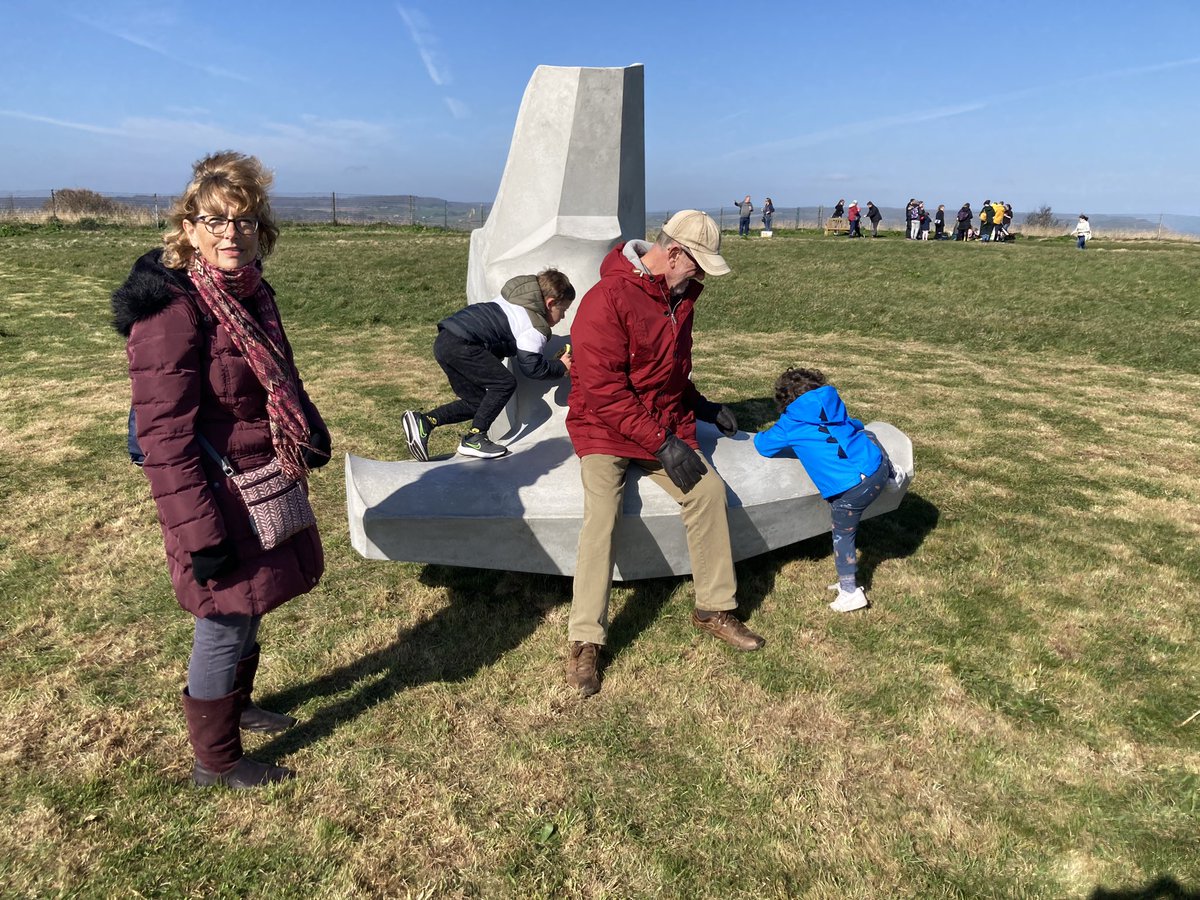 CaVCA1's tweet photo. Great to see local families engaging with the new #ryangander sculpture at @EH_Scarborough this morning as part of the @Invisible_Dust #wildeye project #wildeyenature https://t.co/Sekb5STRoW