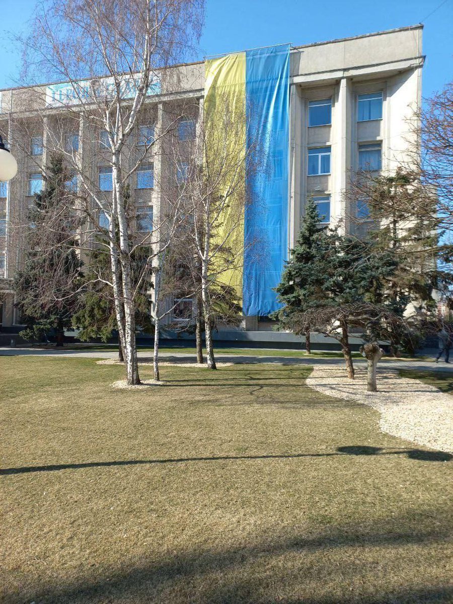 Reptilien31's tweet photo. The city of kherson does not lose its spirit
#Ukraine #StandWithUkraine
https://t.co/PtHFhxYZYX https://t.co/dgjfMkLIaD